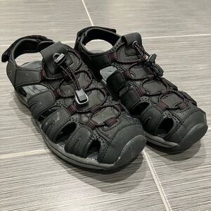 Khombu Women’s Water Sandles